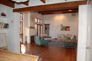 ponderosa-knotty-pine-flooring002.jpg